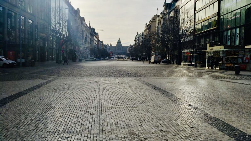 Václavské náměstí bez lidí